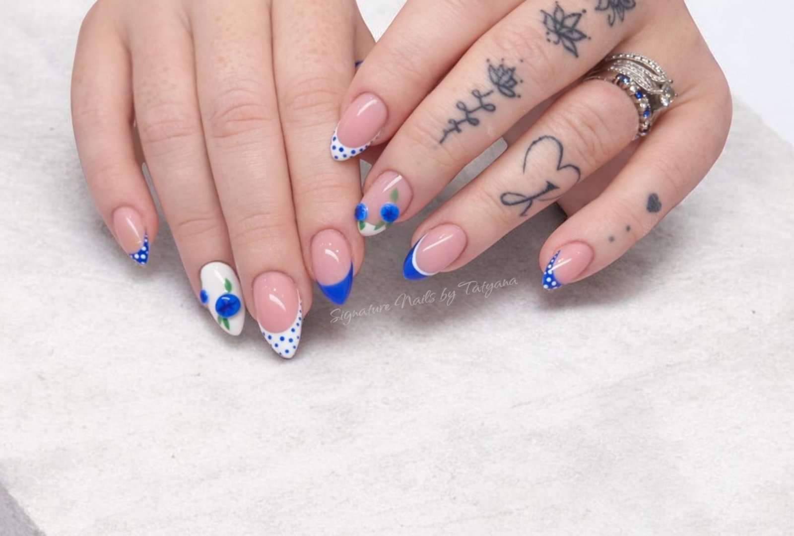 Elegant gel nail set