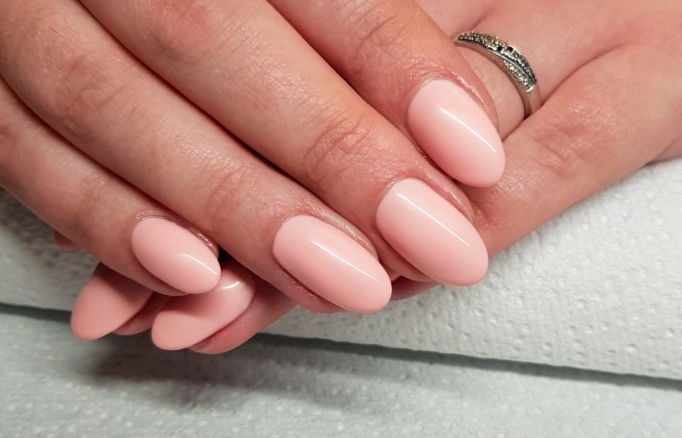 Soft nude gel nails, natural finish